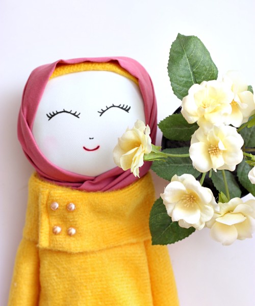 Tasnim yellow doll